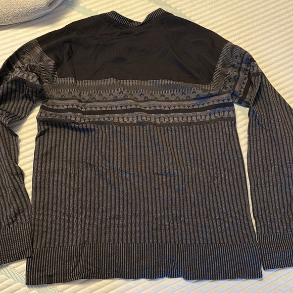 Lululemon active long sleeve shirt - Picture 4 of 4